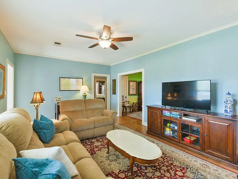 802 S Day St — Photo 15