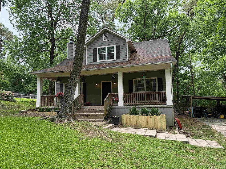 1st image of 235 L Lee St
