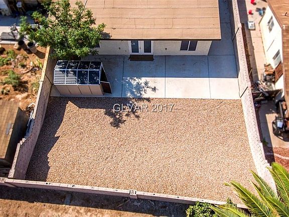 3rd image of 4912 Chantilly Ave