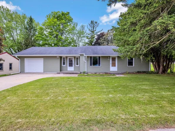 2353 Chestnut STREET, West Bend, WI 53095