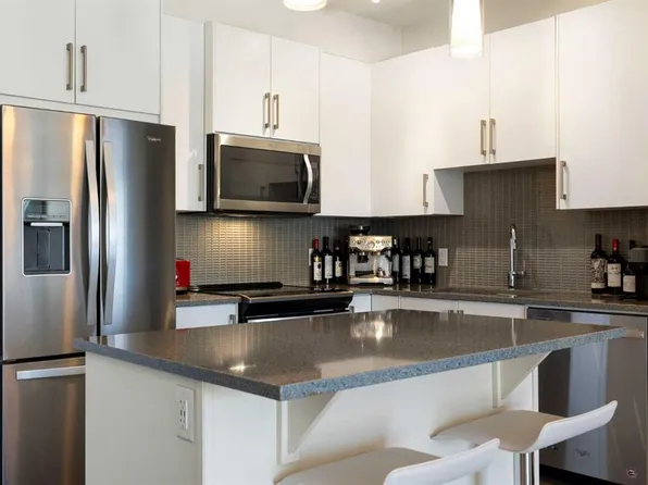 24 E Sage Hill Ter NW #324, Calgary, AB T3R 0W9