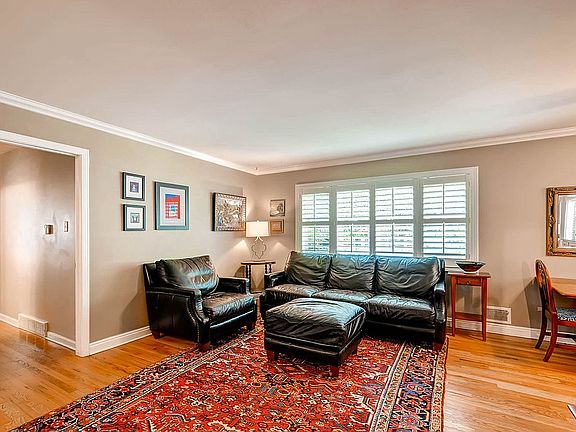 4th image of 3094 S Holly Pl