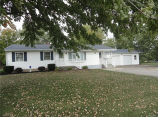 2509 Saunders Settlement Rd, Sanborn, NY 14132