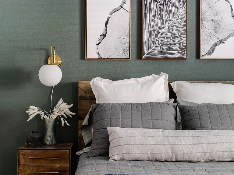 Luxurious wall-to-wall carpeting in bedrooms fit for a king