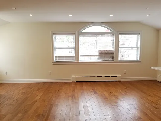 Rented by Astoria Realty | media 20