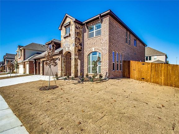 2nd image of 700 Bent Oak Dr