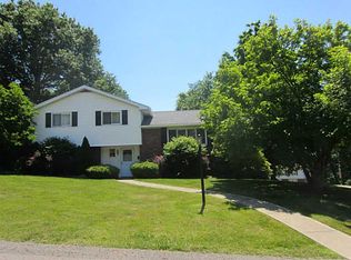 118 Minnock Dr, Pittsburgh, PA 15237