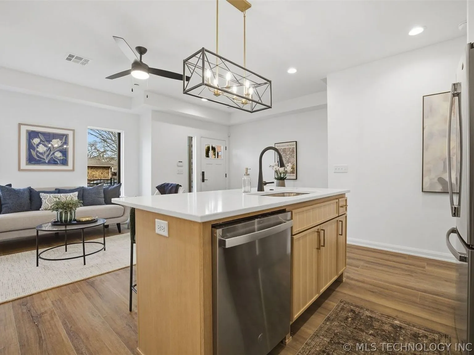 512 Gardens in Jenks - Now Offering $1,000 Off First Months Rent! — Photo 1