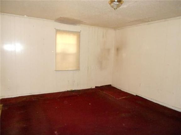 5th image of 980 Woodlawn St