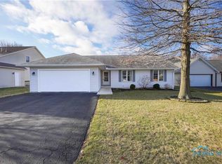 1025 Crystal Ln, Findlay, OH 45840