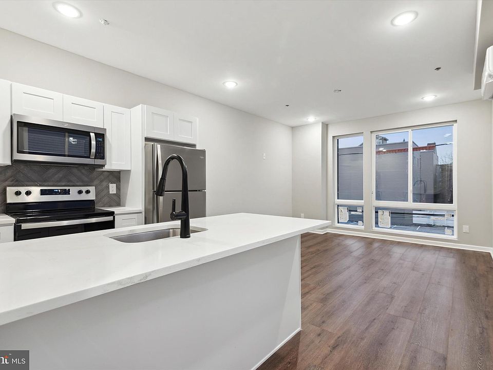 1st image of 1230 N Marshall St Unit 2F