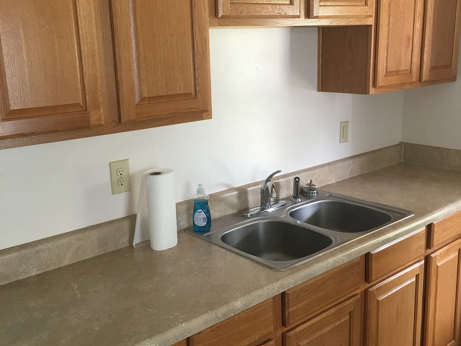 3 bed, 1061 sqft, $995 — Photo 4