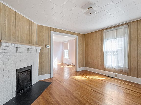 5th image of 616 Hillcrest Dr