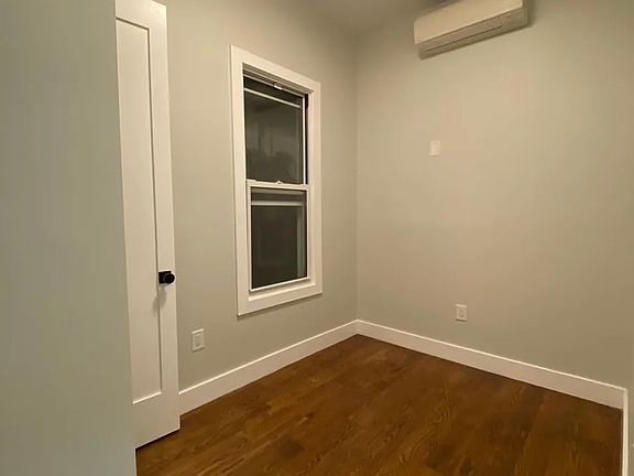3rd image of 112 Duncan Ave #3D