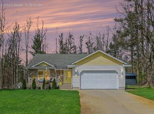 1512 Winterland Dr, Gaylord, MI 49735