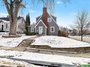 5855 William St, Omaha, NE 68106