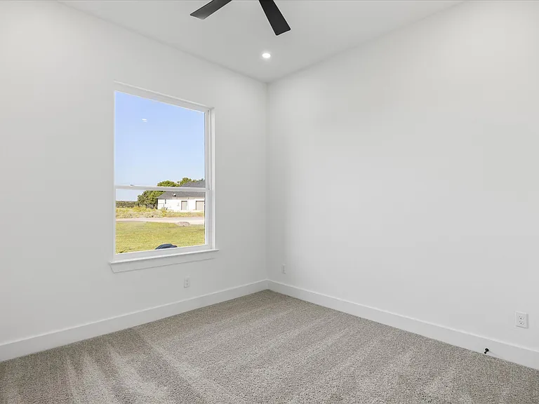 2057 Glenhollow Dr — Photo 6