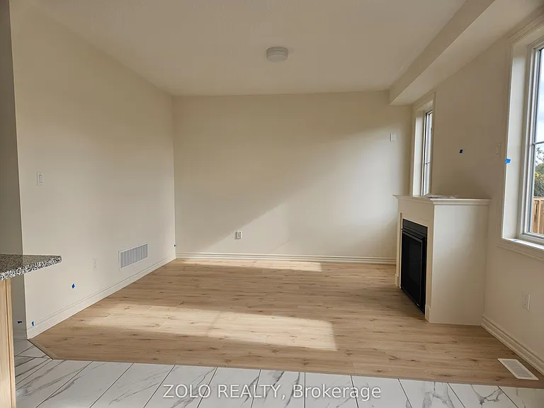 496 Trevor St — Photo 4