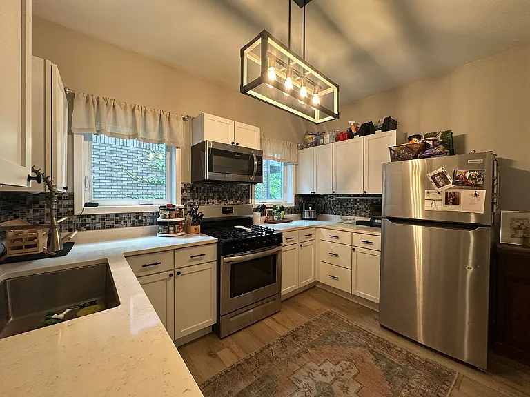 2027 E Washington Ave. — Photo 3