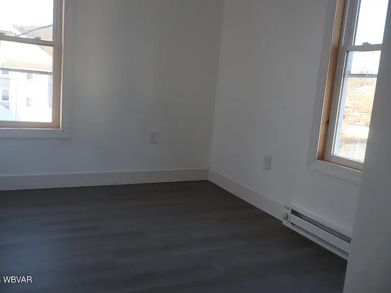 648 Braine St — Photo 11