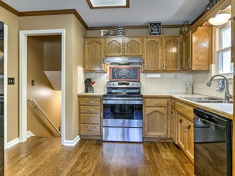 420 SE Onyx Dr — Photo 4