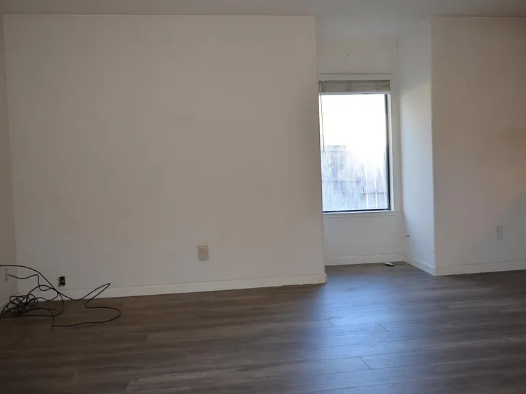 1924 Manor Pl #1 — Photo 4