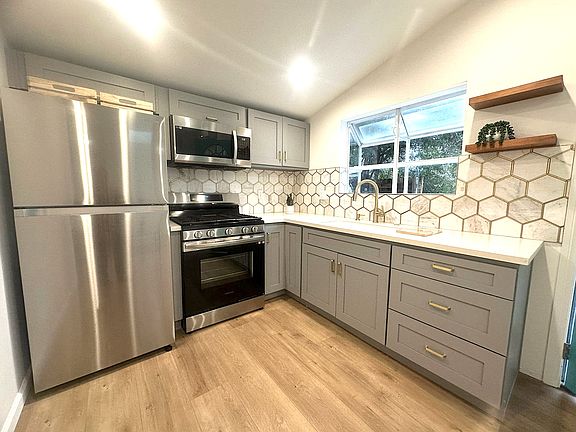 4th image of 20340 Coulson St