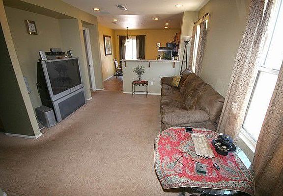 3rd image of 8457 N Placita De Los Laureles
