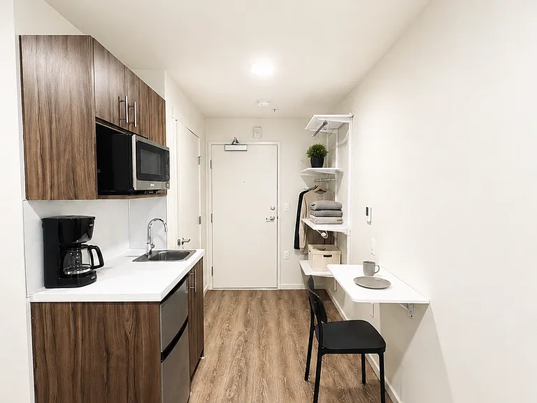 Plaza Apartments — Photo 35