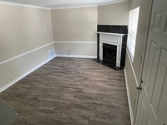 4th image of 114 Bentley Pkwy