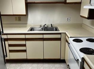 2304 Lincoln Rd #M-6, Bellevue, NE 68005