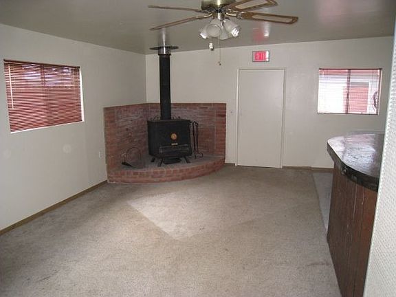 4th image of 2115 E 5th St