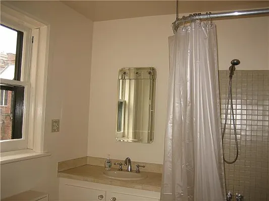 Rented by R New York | media 21