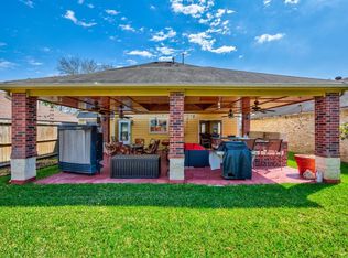 12318 Meadow Gate Dr, Stafford, TX 77477