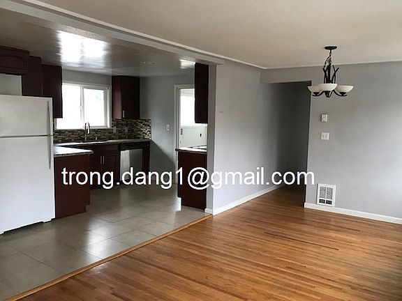 3rd image of 7515 Yakima Ave