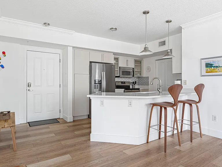 600 S Dixie Hwy #519 — Photo 9
