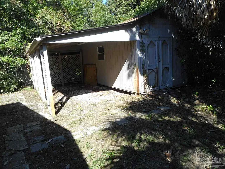 305 Colbert Ave — Photo 15