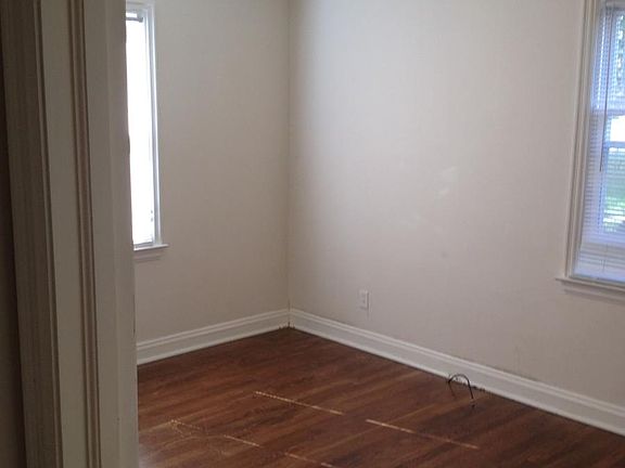 4th image of 3912 Washington Ave SE