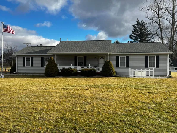 1660 Bates Dr, Hillsdale, MI 49242