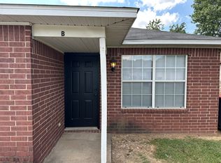 3102 Twin County St #B, Springdale, AR 72764