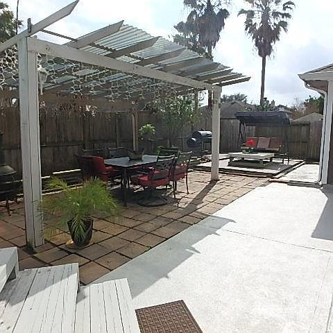 1st image of 607 Oak Briar Dr