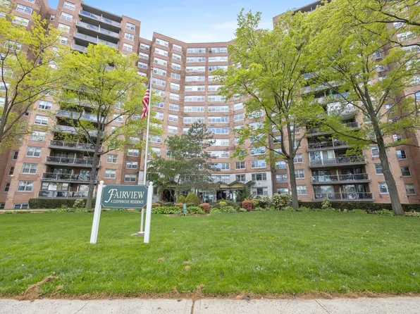 61-20 Grand Cent Parkway image 9 of 9