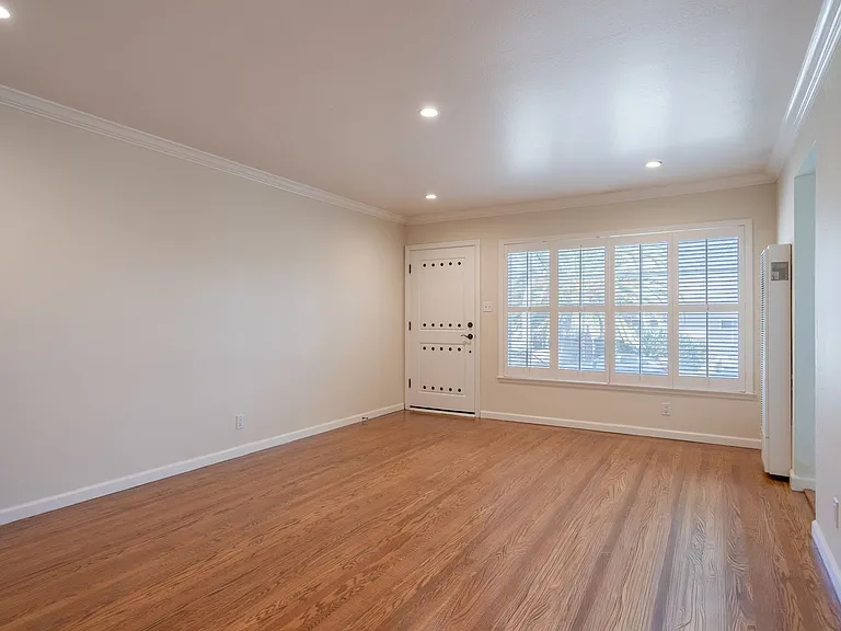3834 Colegrove St — Photo 14
