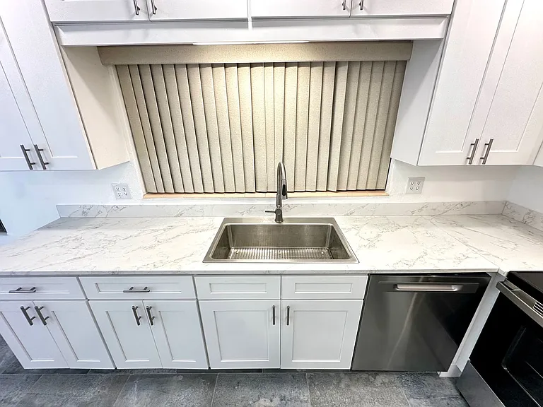 10 158th Ave — Photo 9