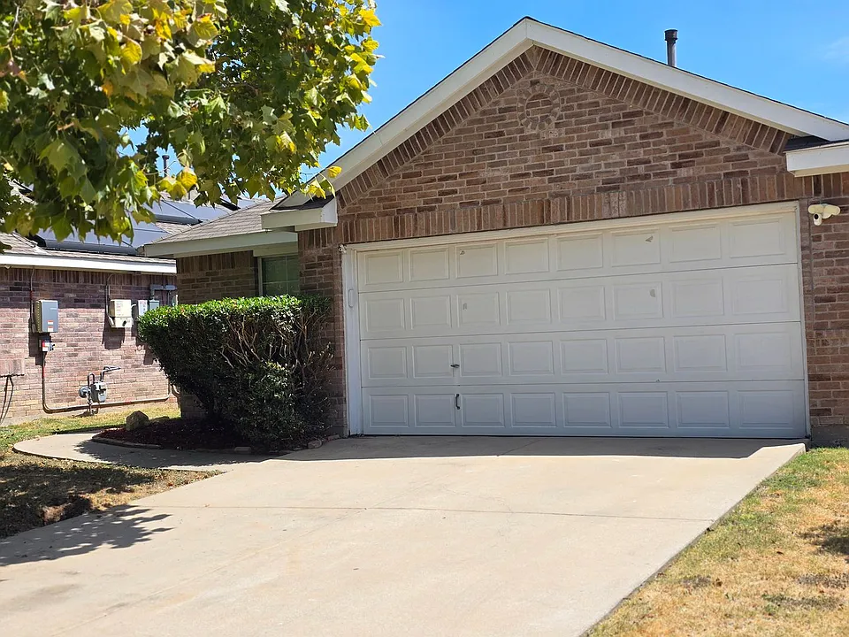8928 Sunny Hollow Dr