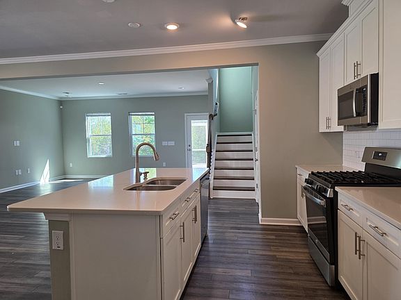 5th image of 2101 Caen St