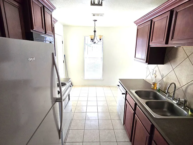 6534 Westwood Village Dr — Photo 3