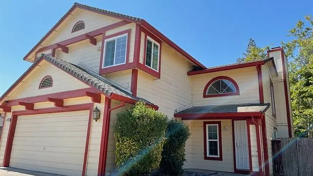 4 bed, 2.5 bath, 1693 sqft, $2,750 — Photo 2