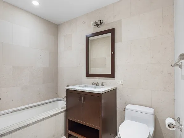 100 Riverside Boulevard image 9 of 20