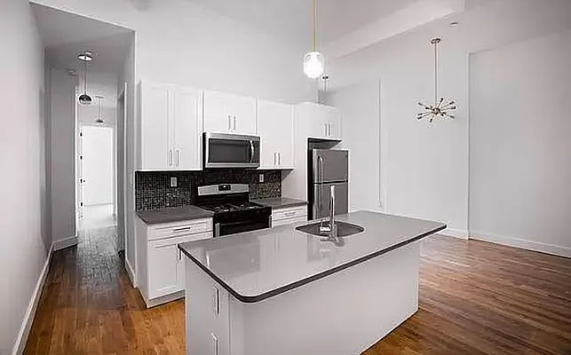 Rented by Bohemia Realty Group | media 10